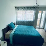 Chambre privée lumineuse dans grand appartement